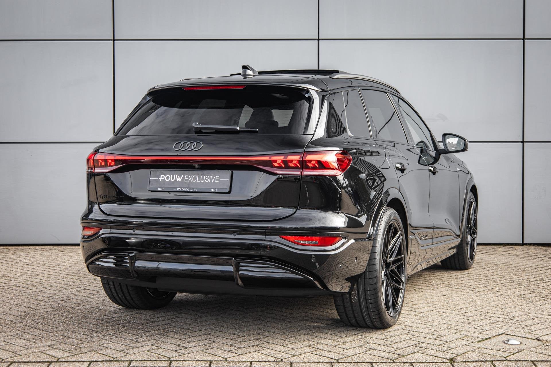 Audi Q6 e-tron S edition 252pk 83 kWh | Techniek Pakket Pro, Auto's, Automaat, 12 maanden, Achterwielaandrijving, Zwart