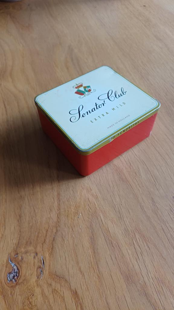 Vintage Senator Club blikje - Extra Mild Senoritas, Ophalen of Verzenden, Gebruikt, Overige, Overige merken