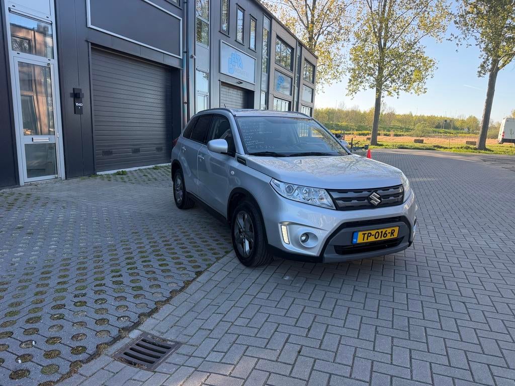 Suzuki Vitara 1.6 120pk Aut 2016 47.000km dealer onderhoude, Zwart, 4 cilinders, 1095 kg, 400 kg
