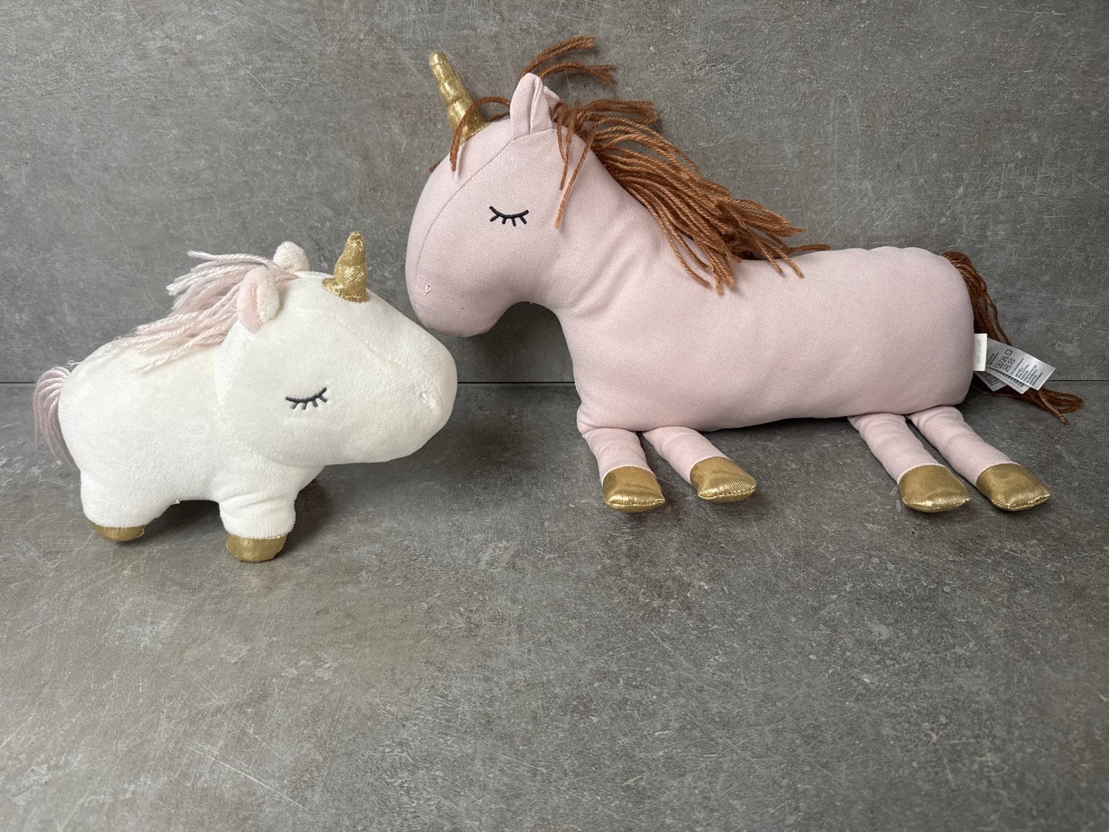Set van 2 eenhoorns/unicorns knuffels - roze en wit, Eenhoorn, Ophalen of Verzenden, Zo goed als nieuw, Middelgroot (20 tot 80 cm)