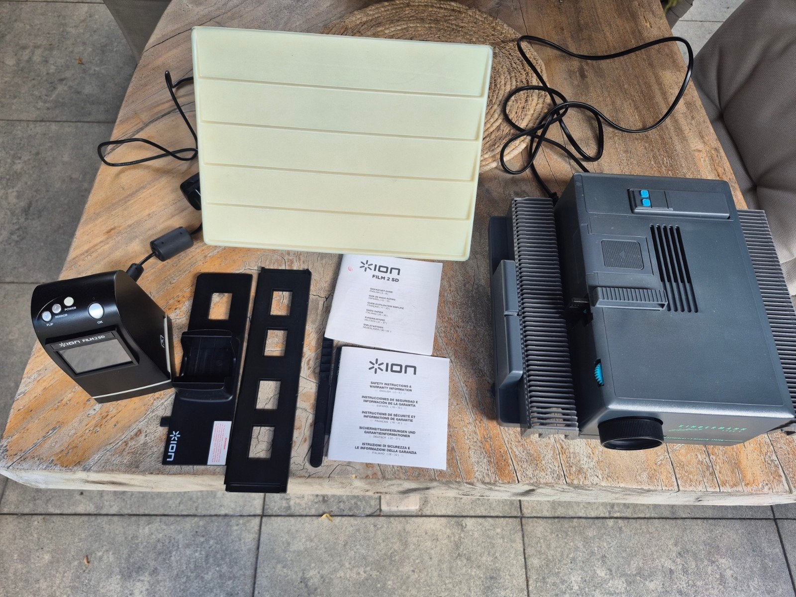 Kindermann Diafocus 1500 E diaprojector met ION Film 2 SD, Ophalen, Gebruikt, Met scherm
