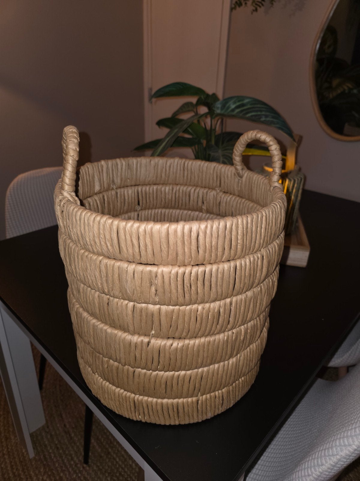 Stijlvolle rieten mand 30x30, Huis en Inrichting, Gevlochten, Mand, Ophalen of Verzenden, Zo goed als nieuw