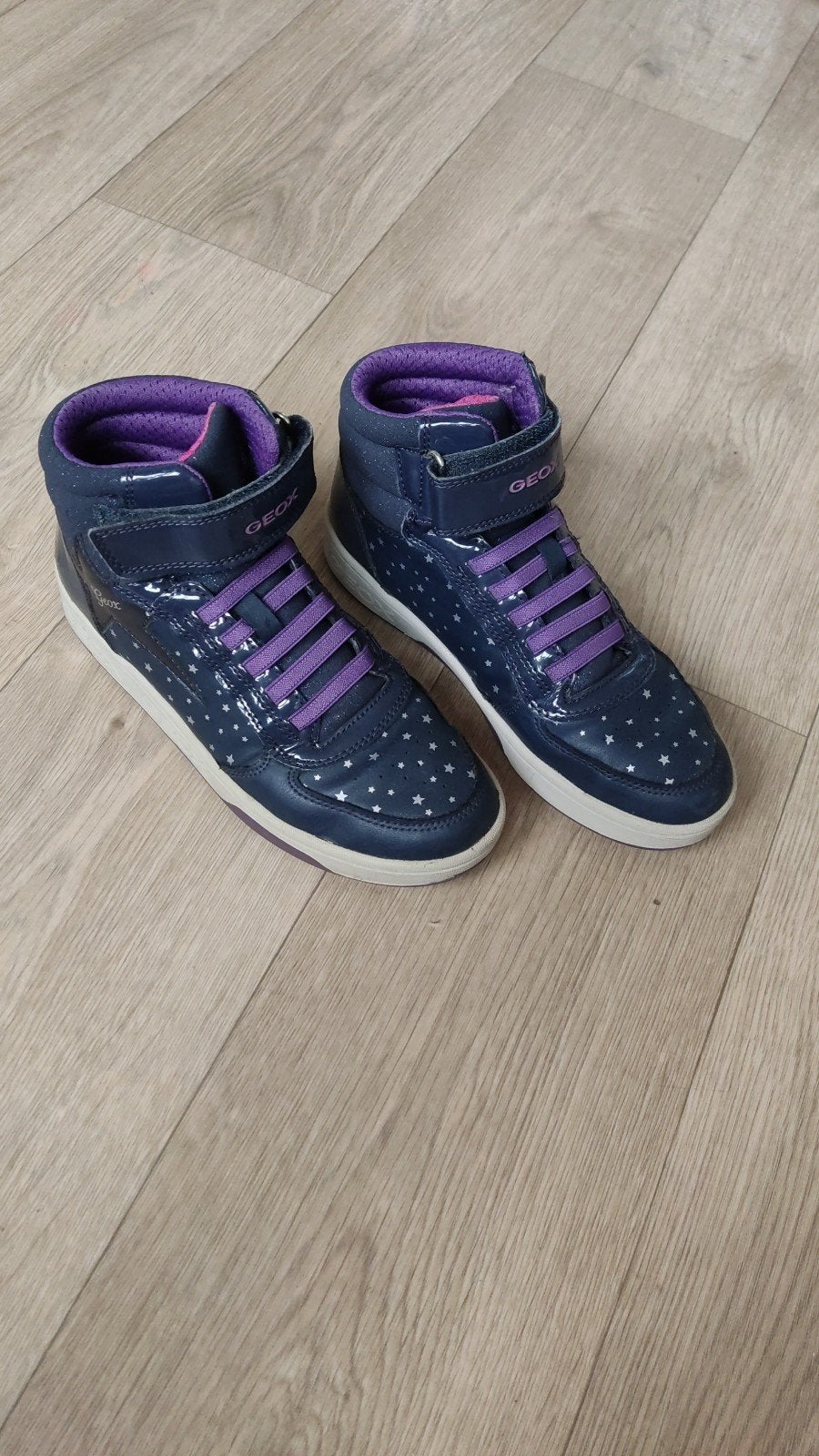 Geox Meisjes Sneakers Maat 35 - Donkerblauw met Sterren, Gebruikt, Meisje, Schoenen, Ophalen of Verzenden