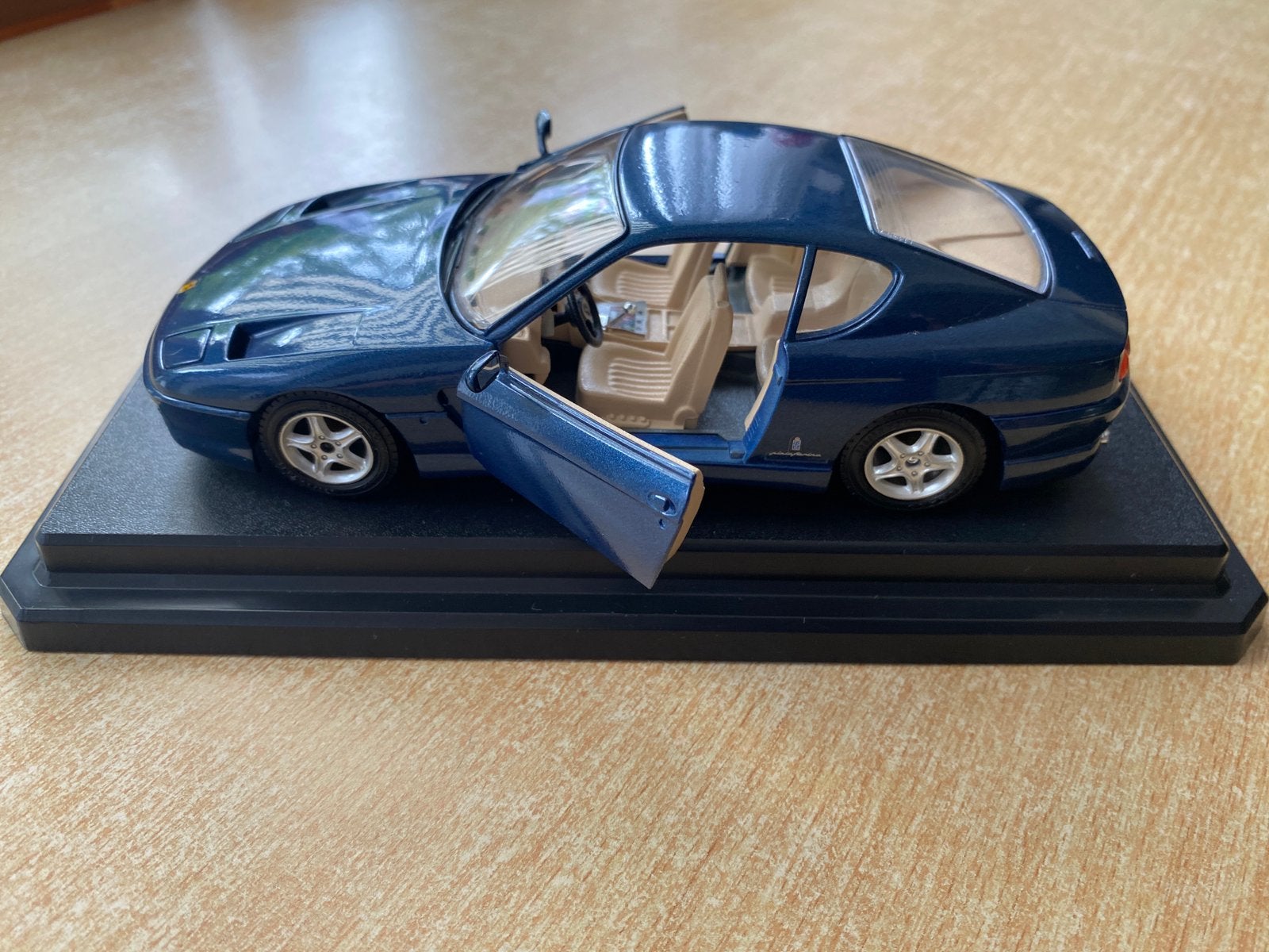Burago Ferrari 456 GT. Nieuwstaat., Hobby en Vrije tijd, Modelauto's | 1:24, Ophalen of Verzenden, Zo goed als nieuw