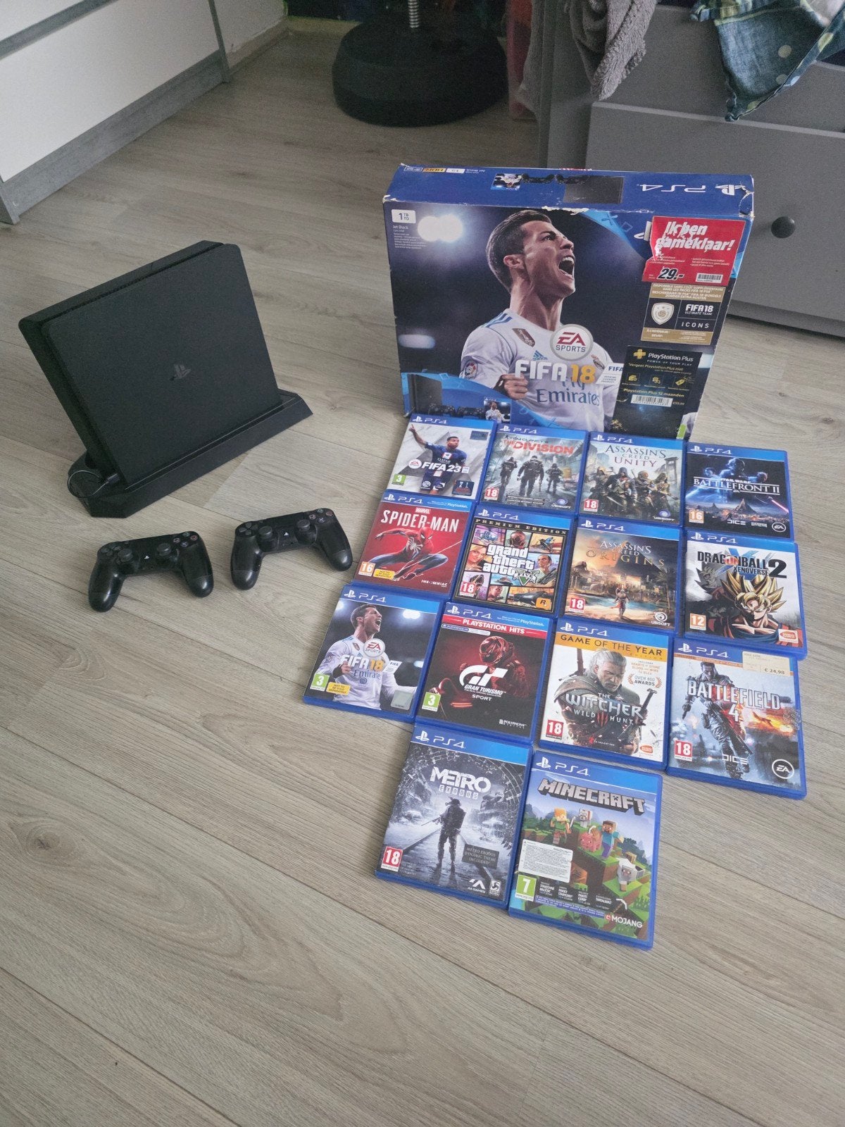 PlayStation 4 Slim met 2 controllers en 13 games, Met 2 controllers, Ophalen of Verzenden, Slim, 500 GB