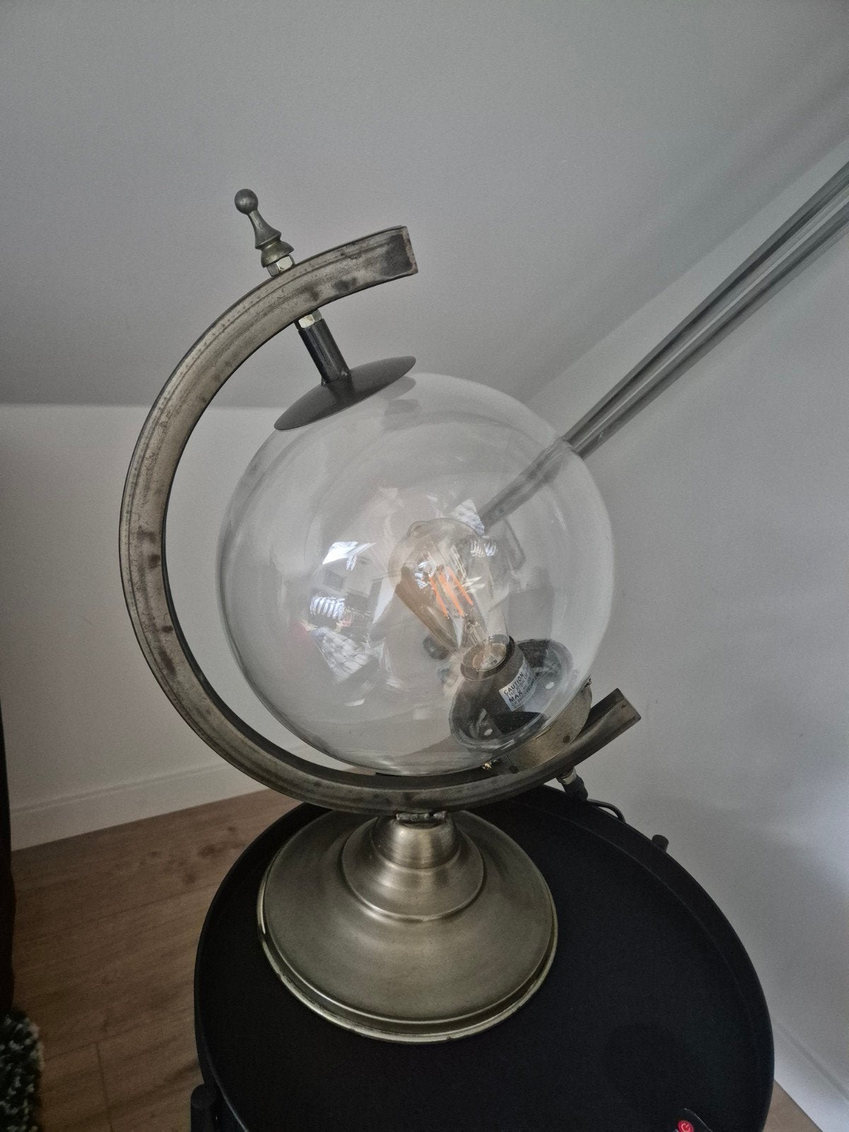 Unieke Wereldbol Lamp - Sfeervolle Verlichting, Huis en Inrichting, Overige merken, Grijs, Industrieel, E27 (groot)