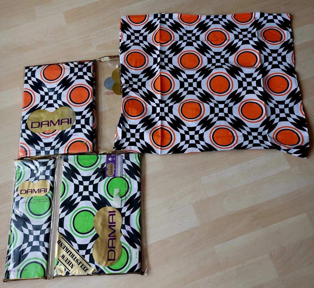 DAMAI, 2 RETRO KATOENEN LAKENSETS NIEUW., Huis en Inrichting, Slaapkamer | Beddengoed, Ophalen of Verzenden, Nieuw, Eenpersoons
