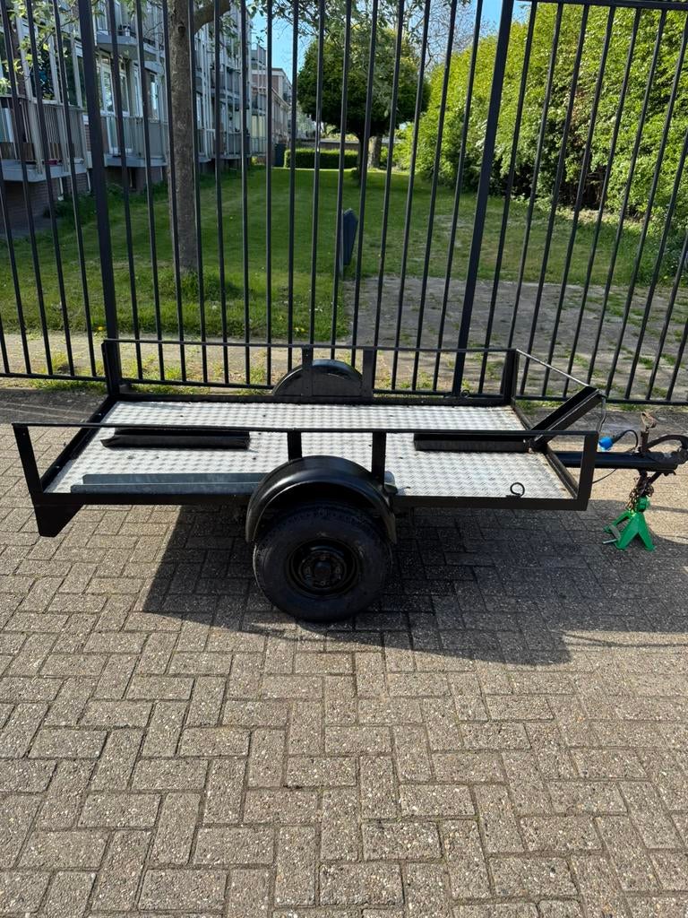 Motoraanhanger/motortrailer recent onderhouden en oprijplaat, Auto diversen, Ophalen, Gebruikt