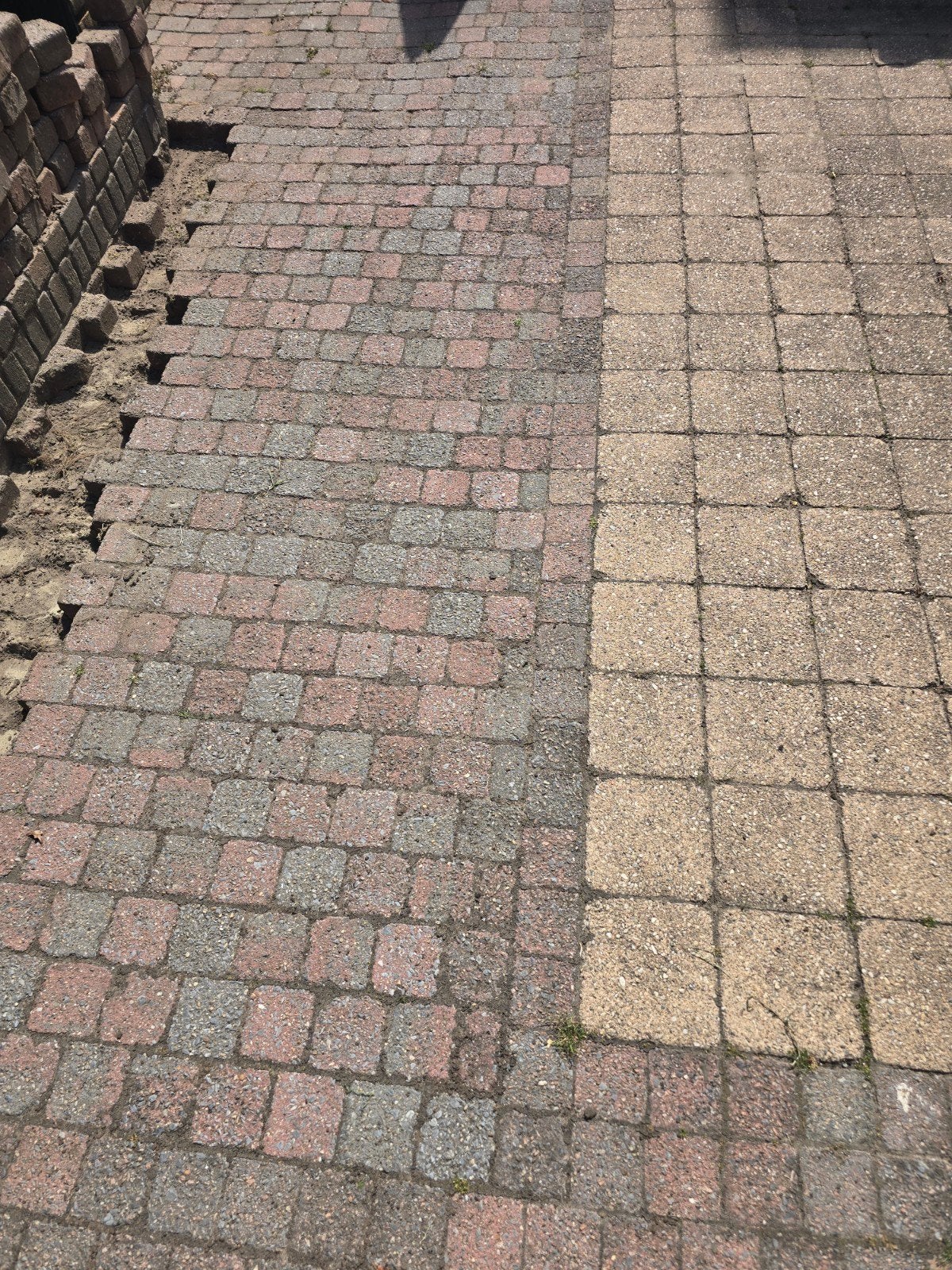 GRATIS !!!! gebruikte betonnen klinkers voor terras of oprit, Tuin en Terras, Tegels en Klinkers, Ophalen, Gebruikt, Klinkers