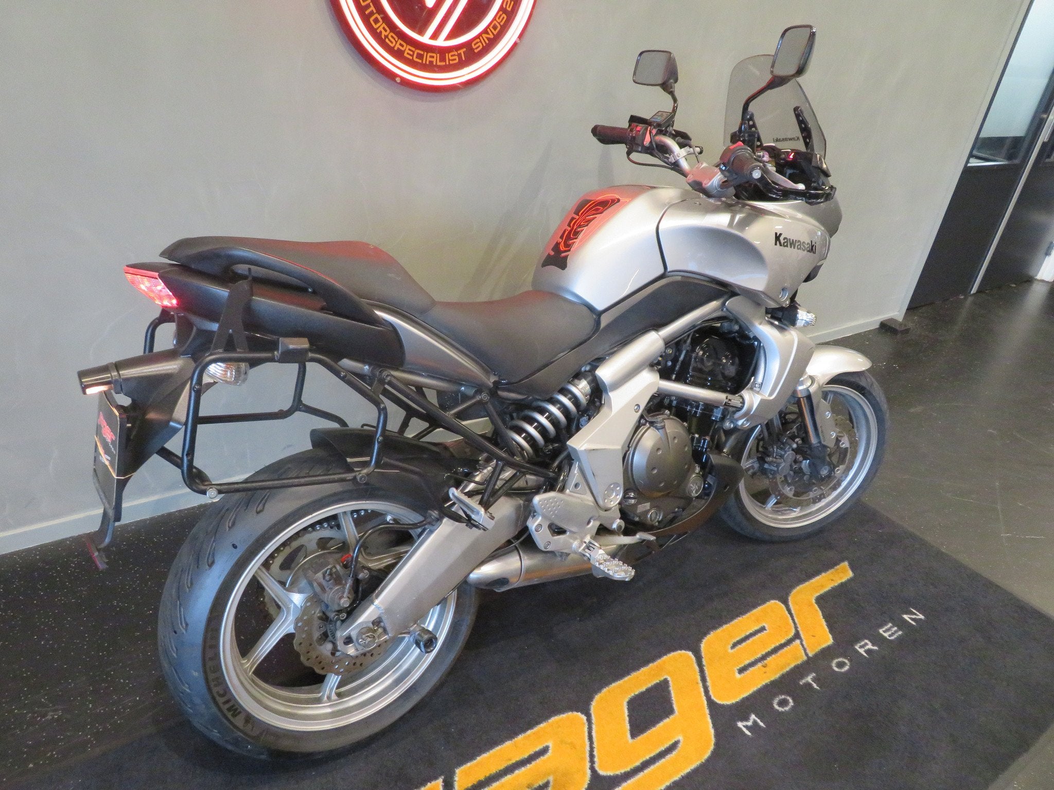 Kawasaki VERSYS 650 MOOIE TOERBUFFEL! (bj 2007), Bedrijf, Toermotor