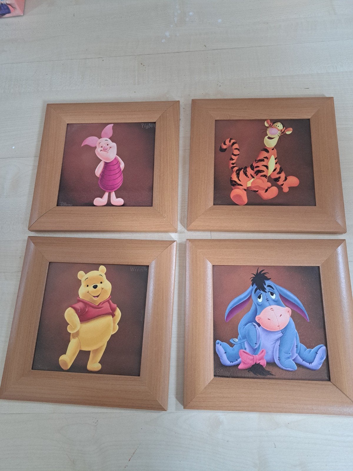 Winnie the Pooh schilderijtjes, Ophalen