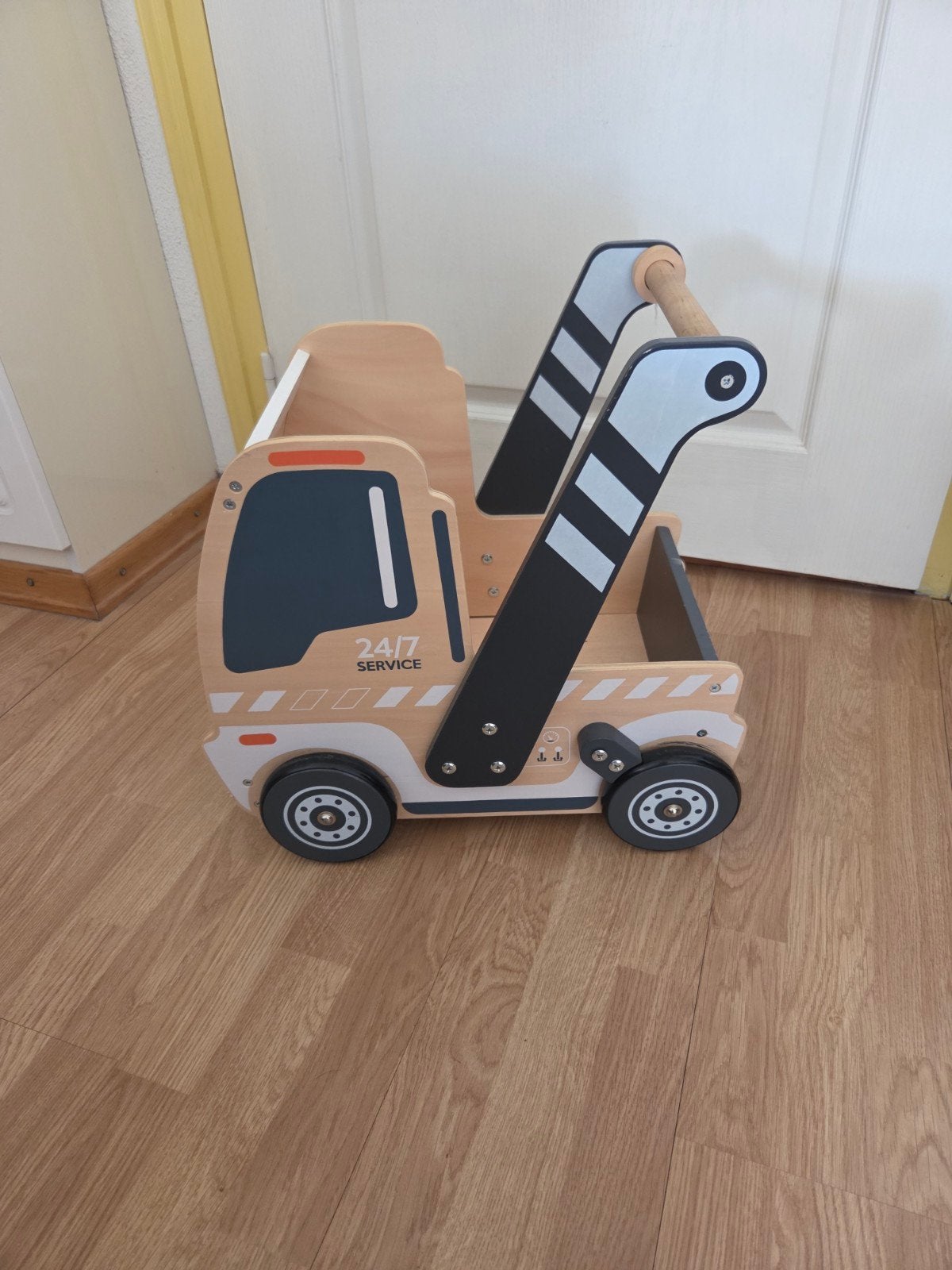 Houten loopwagen vrachtauto 24/7 servicedienst, Ophalen, Zo goed als nieuw, Duwvoertuig