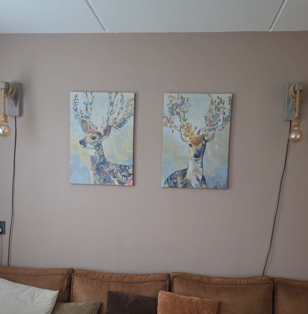 2 IKEA canvas schilderijen met hert motief, Huis en Inrichting, Woonaccessoires | Schilderijen, Tekeningen en Foto's, Ophalen