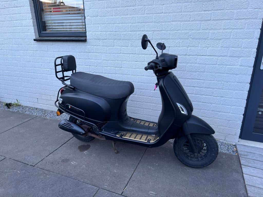 Senzo Sport Scooter 2020, Ophalen, Benzine