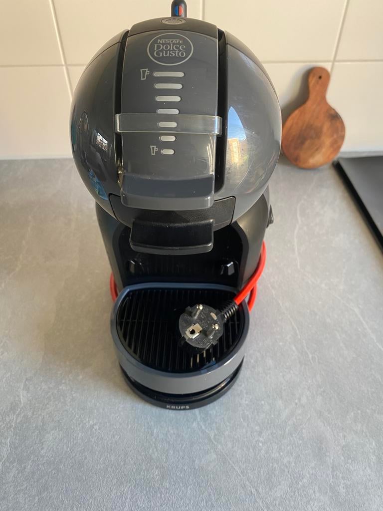 Dolce gusto 725 watt voor op de camping, Witgoed en Apparatuur, Koffiezetapparaten, Koffiemachine, Ophalen of Verzenden, Zo goed als nieuw
