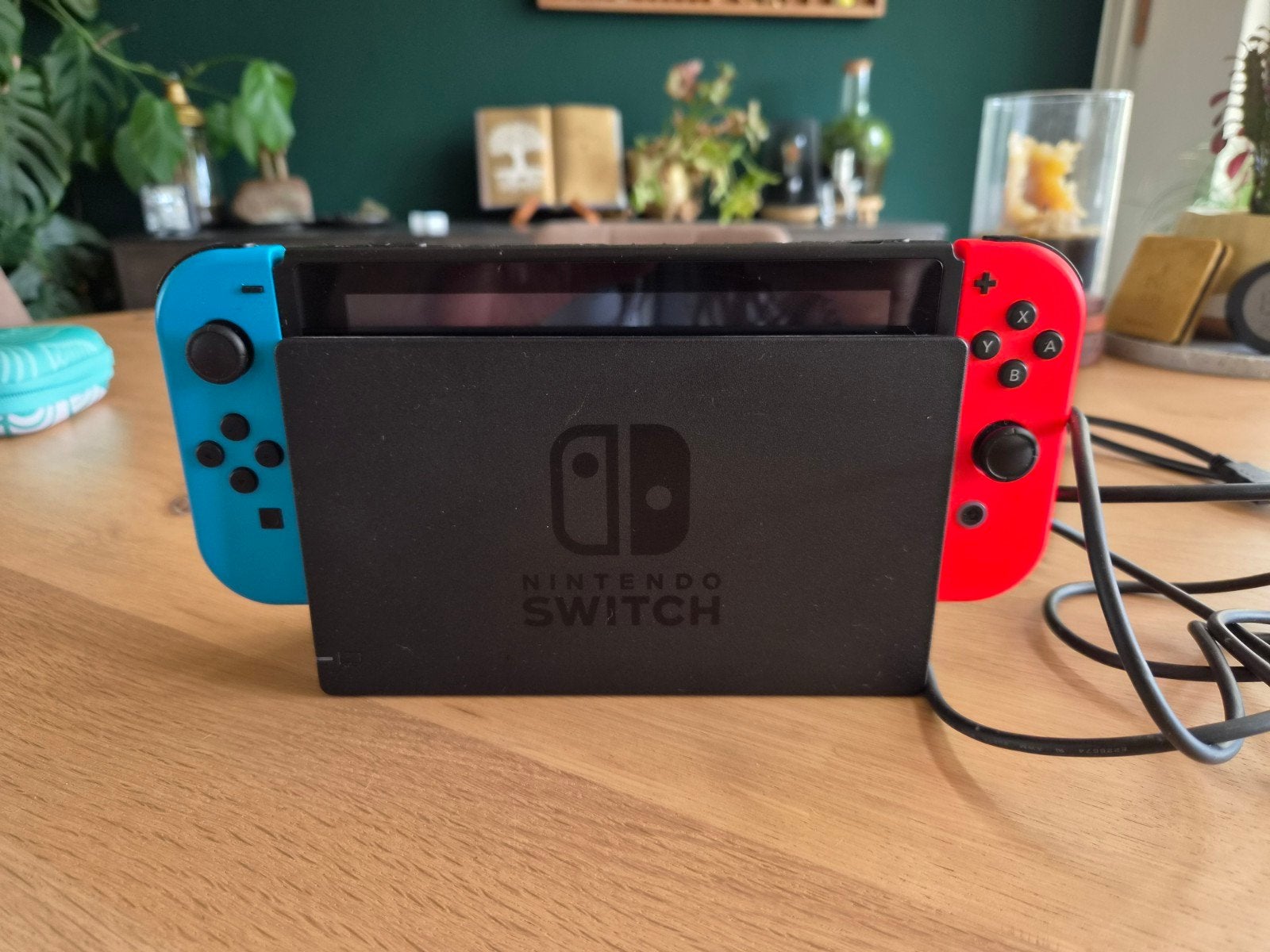 Nintendo Switch (2019 Upgrade) met accessoires, Spelcomputers en Games, Spelcomputers | Nintendo Switch, Zo goed als nieuw, Switch 2019 Upgrade