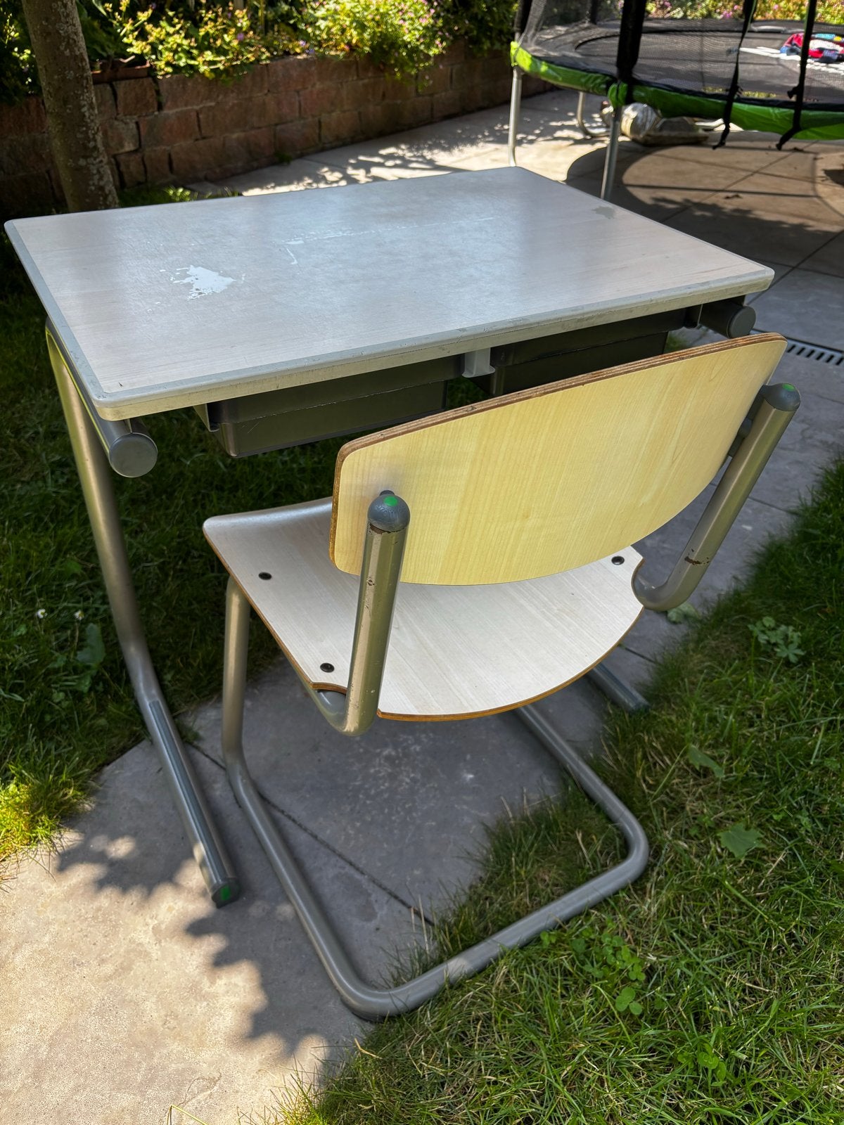 Bureau met stoel - 50x70 cm, 70 cm hoog, Kinderen en Baby's, Kinderkamer | Tafels en Stoelen, Gebruikt, Tafel(s) en Stoel(en)