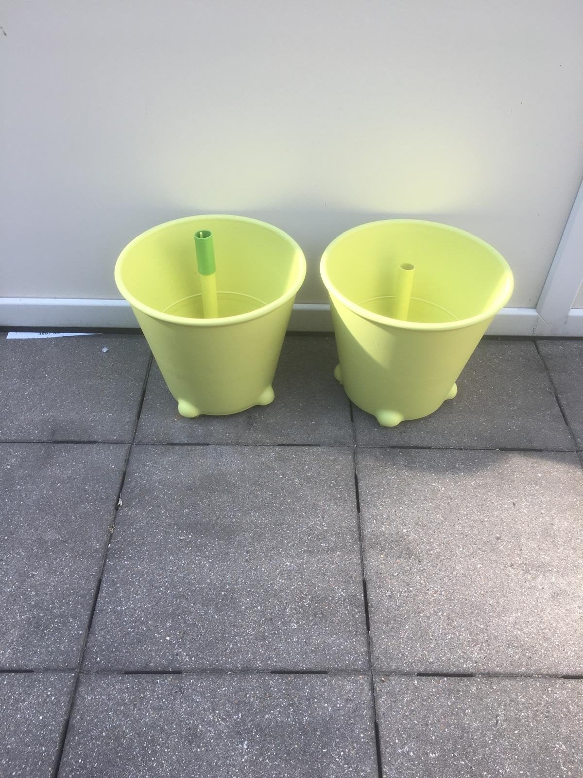 Ikea groene kunstof bloembakken op wieltjes., Ophalen, Rond, Kunststof, Minder dan 30 cm