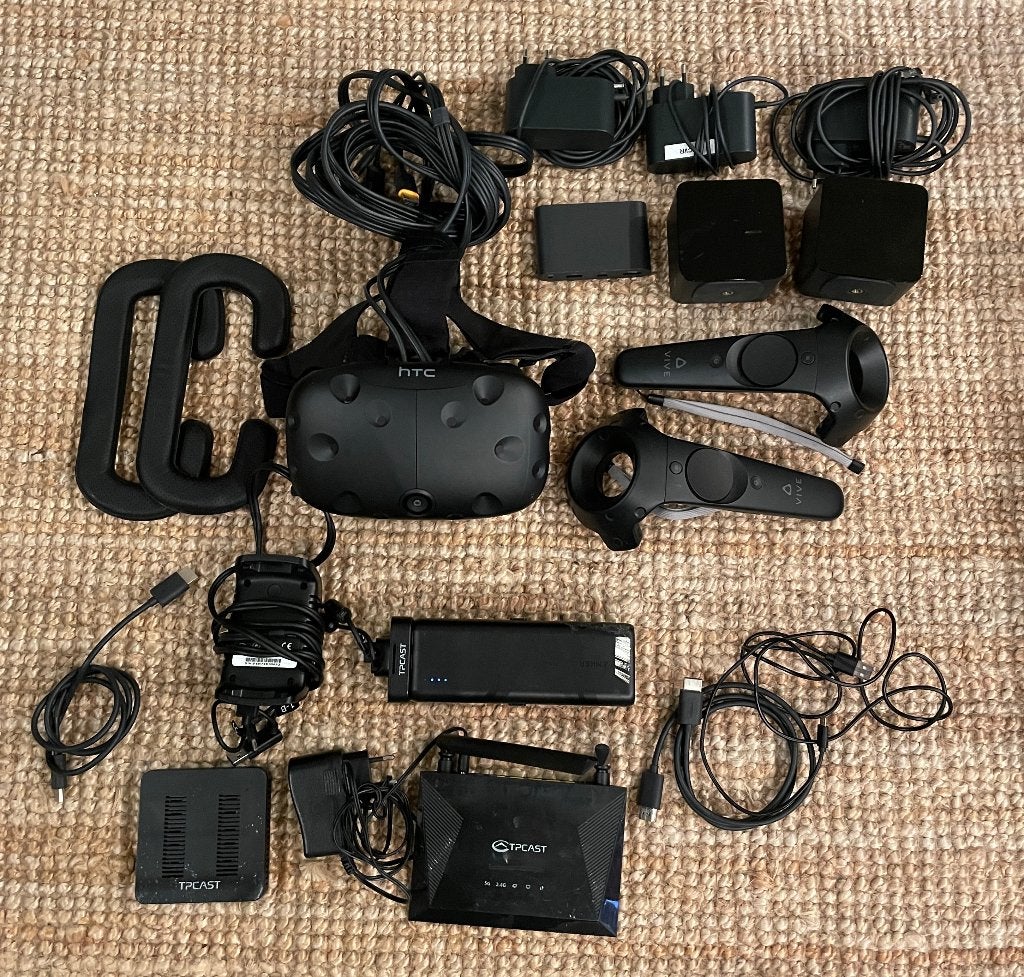 HTC Vive VR Compleet+ TPCAST Wireless Adapter + Basestations, Spelcomputers en Games, Virtual Reality, Ophalen of Verzenden, Gebruikt