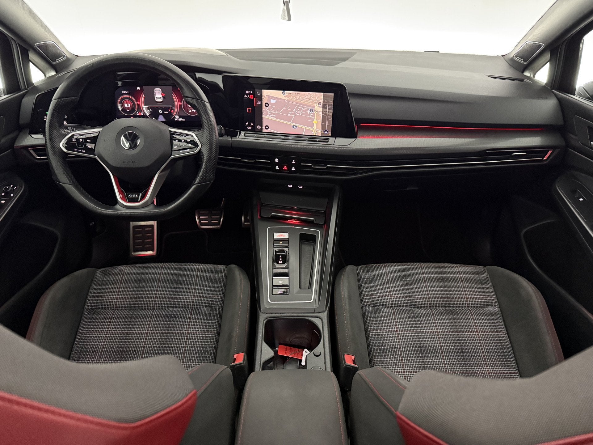 Volkswagen Golf 2.0 TSI GTI 245PK | Pano | H/K | HUD | IQ-Li, Euro 6, 4 cilinders, 1984 cc, Zwart