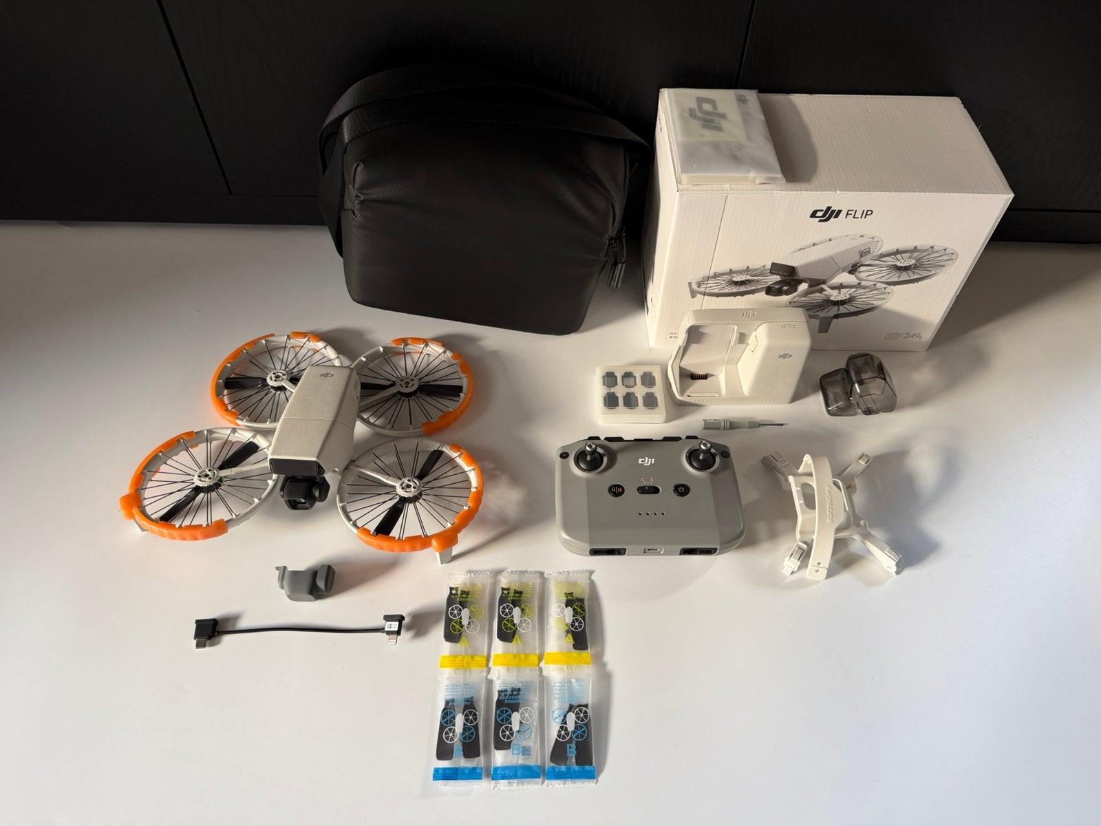 DJI Flip - Fly more Combo(2 accu) + DJI RC N3, Audio, Tv en Foto, Cameradrone, Extra accu('s), Zo goed als nieuw, 1 tot 5 kilometer
