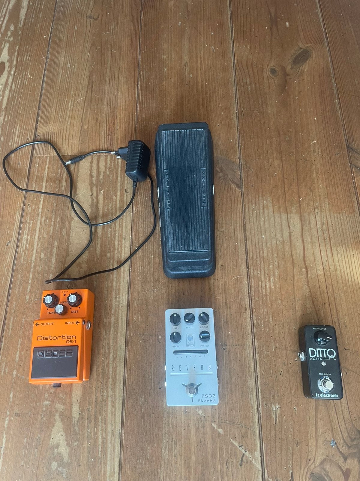 Gitaarpedalen set – Boss DS-1, Ditto Looper, Wah + Reverb, Muziek en Instrumenten, Effecten, Ophalen, Zo goed als nieuw, Reverb