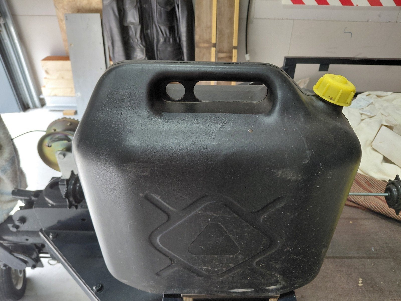 Jerrycan 10 liter, Ophalen, Gebruikt