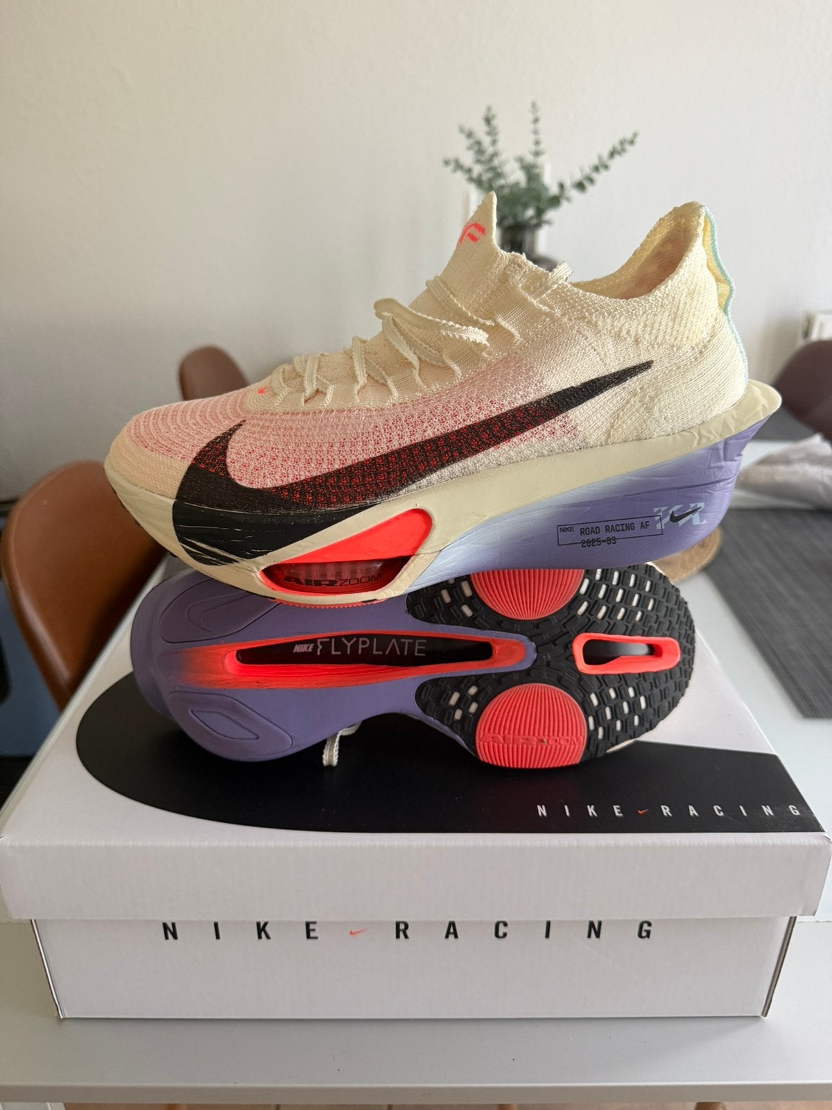 Nike Alphafly size 42 nieuw incl alle toebehoren, Ophalen of Verzenden, Zo goed als nieuw, Zwart, Sportschoenen