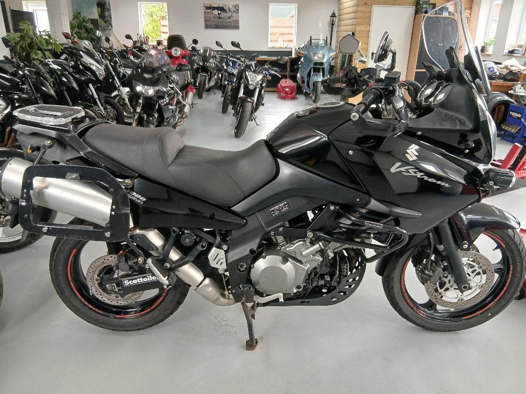 Suzuki V-Strom DL1000 . 2006 . Veel extra s ., Handvatverwarming, 2 cilinders, Motorrijbewijs A, Toermotor