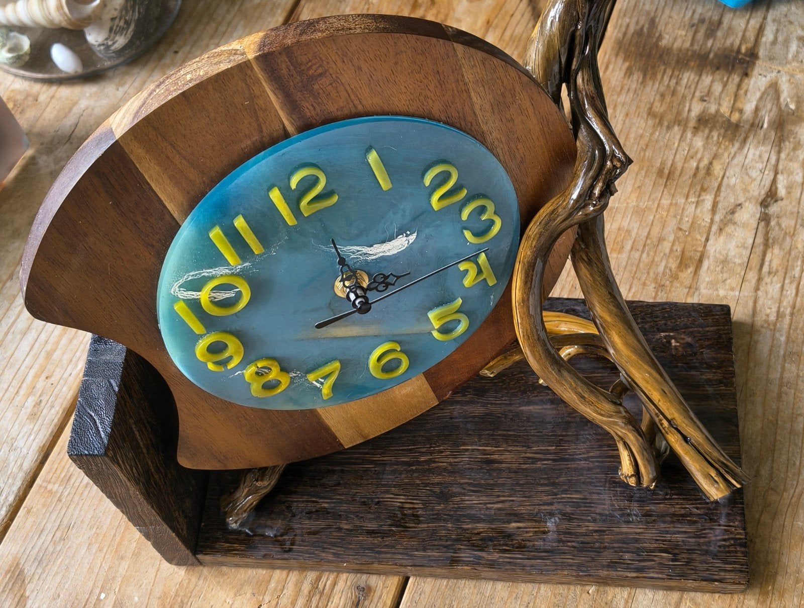 Unieke epoxy en houten tafelklok, Ophalen of Verzenden