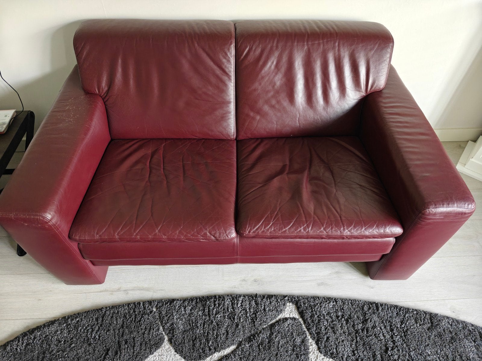 Leren 2-zits bank, bordeaux rood, gratis, Ophalen, Gebruikt, 150 tot 200 cm, Tweepersoons