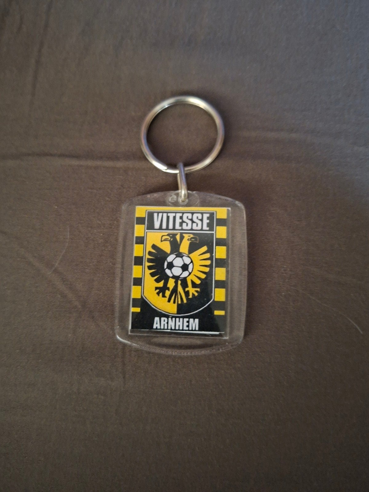 Vitesse Arnhem Sleutelhanger - Voetbalclub Fan Item, Verzamelen, Ophalen of Verzenden, Gebruikt, Sport
