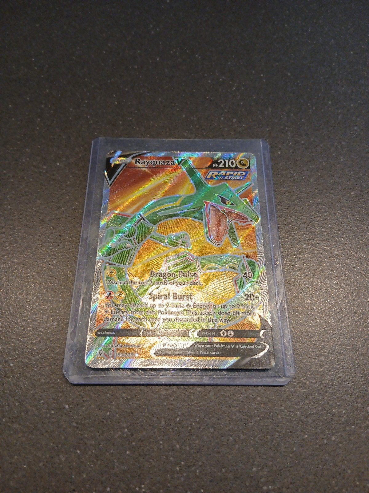 Pokémon Kaart Rayquaza V, Ophalen of Verzenden, Zo goed als nieuw, Losse kaart, Foil