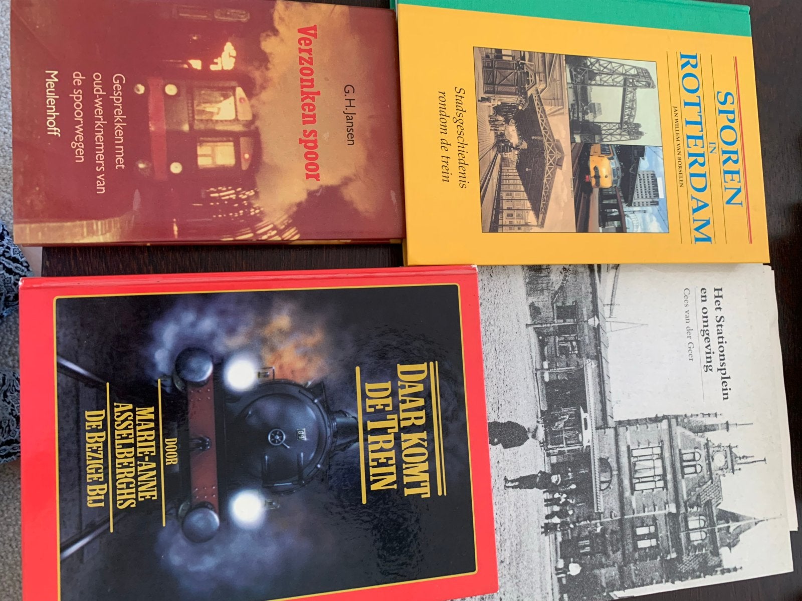 Diverse boeken over treinen en spoorwegen, Verzamelen, Spoorwegen en Tramwegen, Ophalen, Overige typen