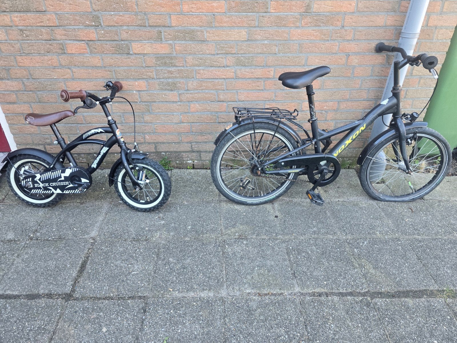Kinderfietsen: Vexon 20 inch en Black Cruiser fiets, Fietsen en Brommers, Ophalen, 20 inch of meer, Gebruikt, Velgrem