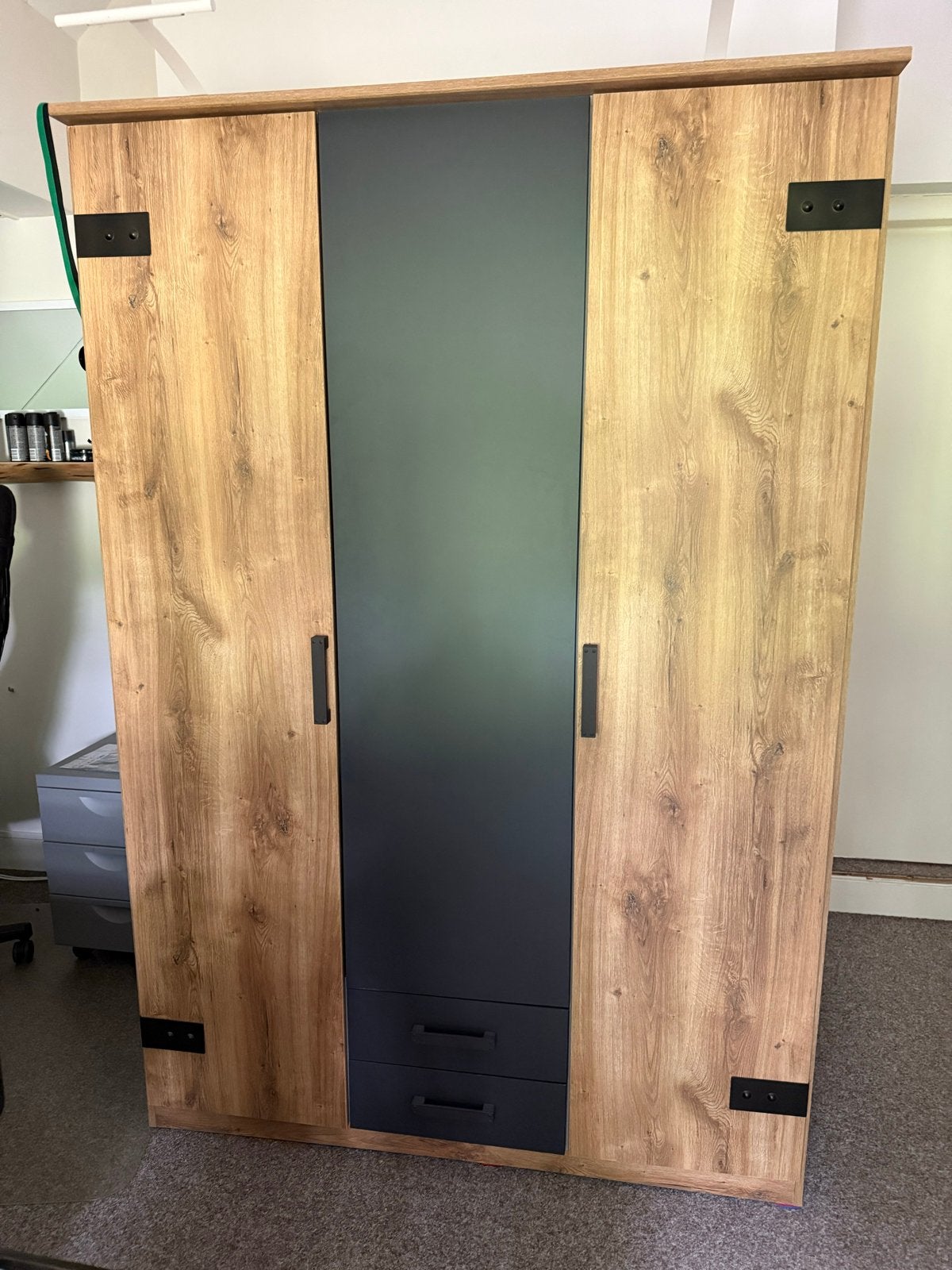Kledingkast eiken look met grafiet accent en verlichting, Ophalen, Stoer, 100 tot 150 cm, Zo goed als nieuw