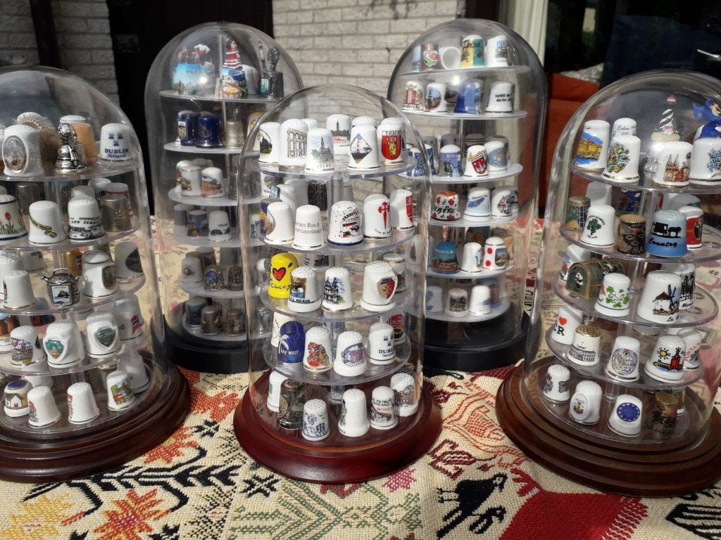 Vingerhoedjes verzameling met stolpen, Ophalen of Verzenden, Zo goed als nieuw, Overige materialen, Nederland