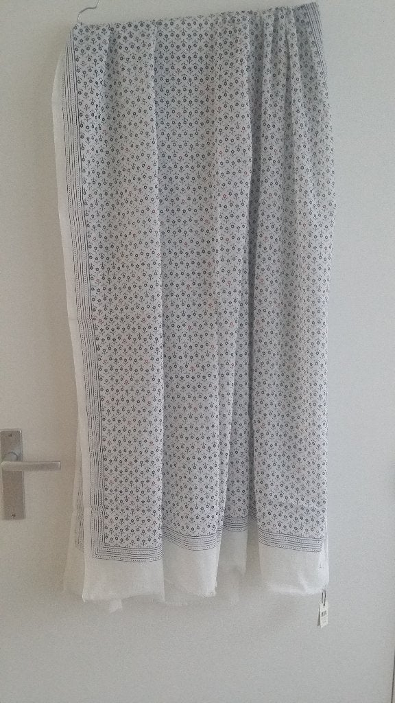 Een mooie nieuwe sjaal van sandwich (KATOEN), Kleding | Dames, Mutsen, Sjaals en Handschoenen, Ophalen of Verzenden, Nieuw, Maat 46/48 (XL) of groter