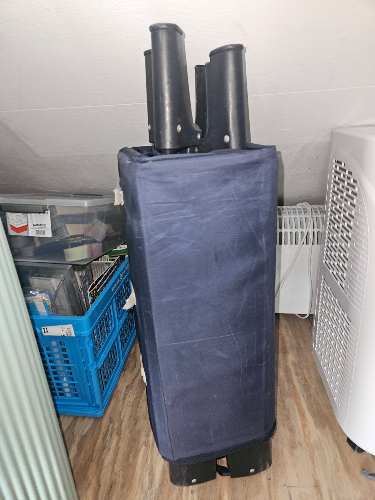 Handig campingbedje met opberghoes, Kinderen en Baby's, Ophalen, Gebruikt, Reisbedje
