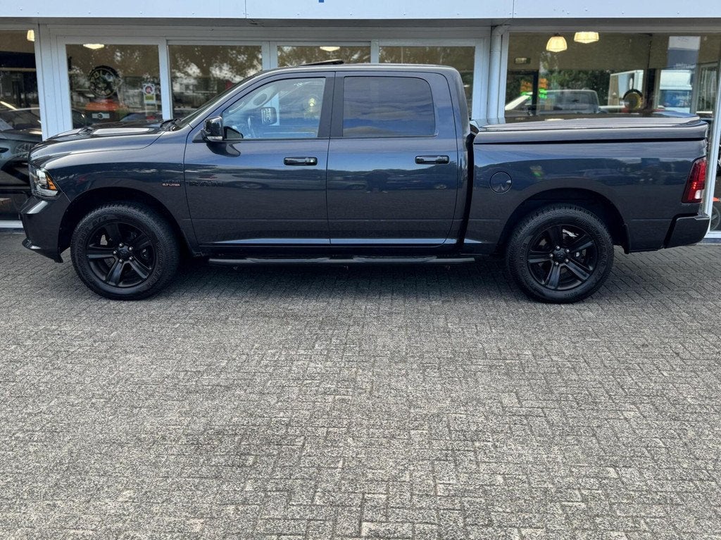 Dodge Ram 1500 4X4 5.7 V8 400pk 4x4 Crew Cab 5'7 SPORT,Xenon, Auto's, Automaat, Gebruikt, Leder en Stof, Origineel Nederlands