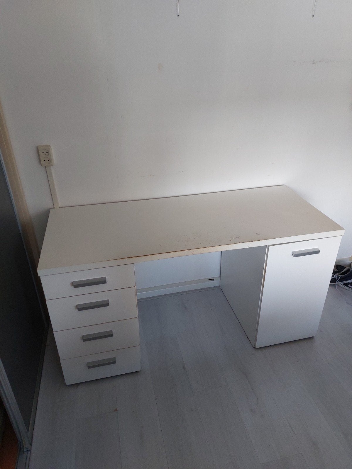 Gratis bureau, Ophalen, Met lades, Gebruikt, Wit
