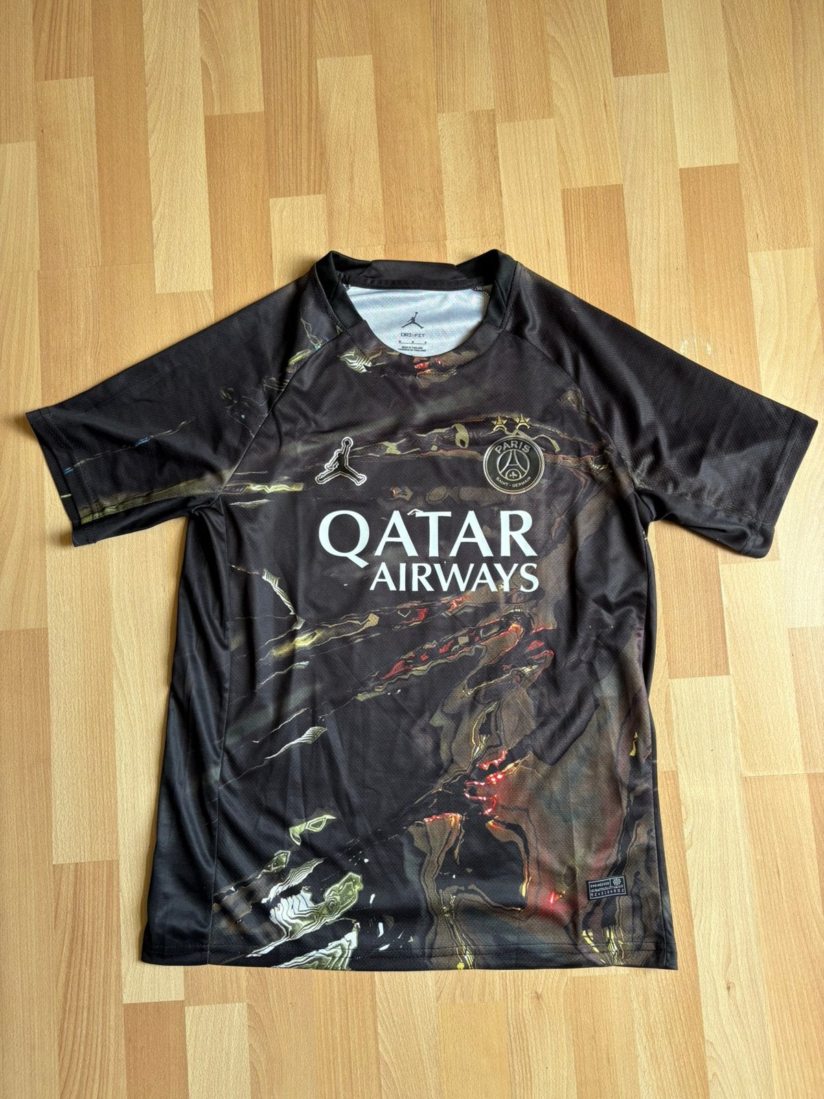 PSG shirt back 2 back, Ophalen of Verzenden, Zo goed als nieuw, Maat 52/54 (L), Overige kleuren