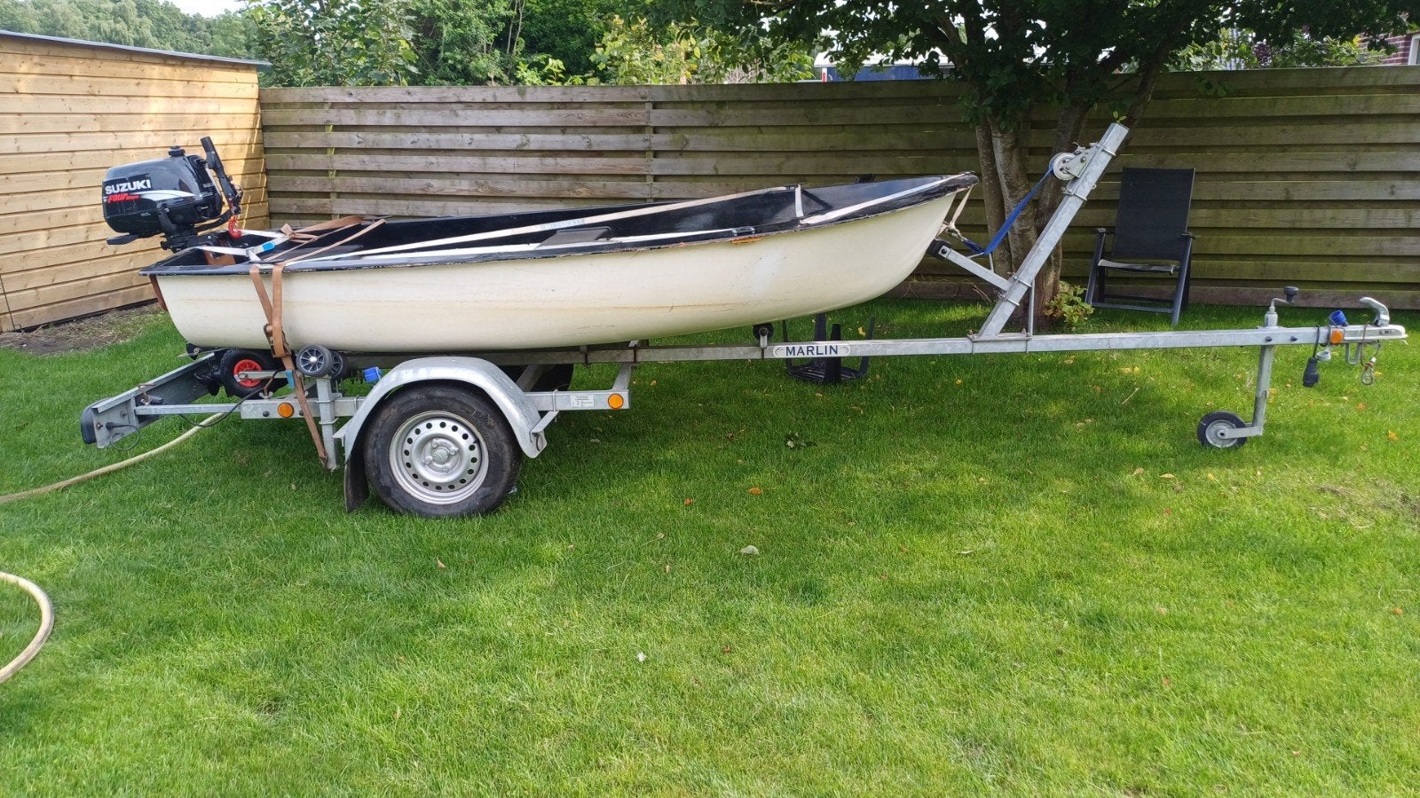 Mooie polyester boot met 6pk motor en trailer, Watersport en Boten, Motorboten en Motorjachten, Buitenboordmotor, 6 pk, Trailer