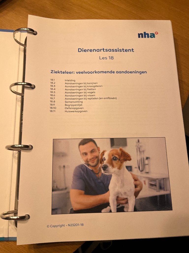 NHA Dierenartsassistent cursusmateriaal, Boeken, NHA, Ophalen of Verzenden, Zo goed als nieuw, MBO