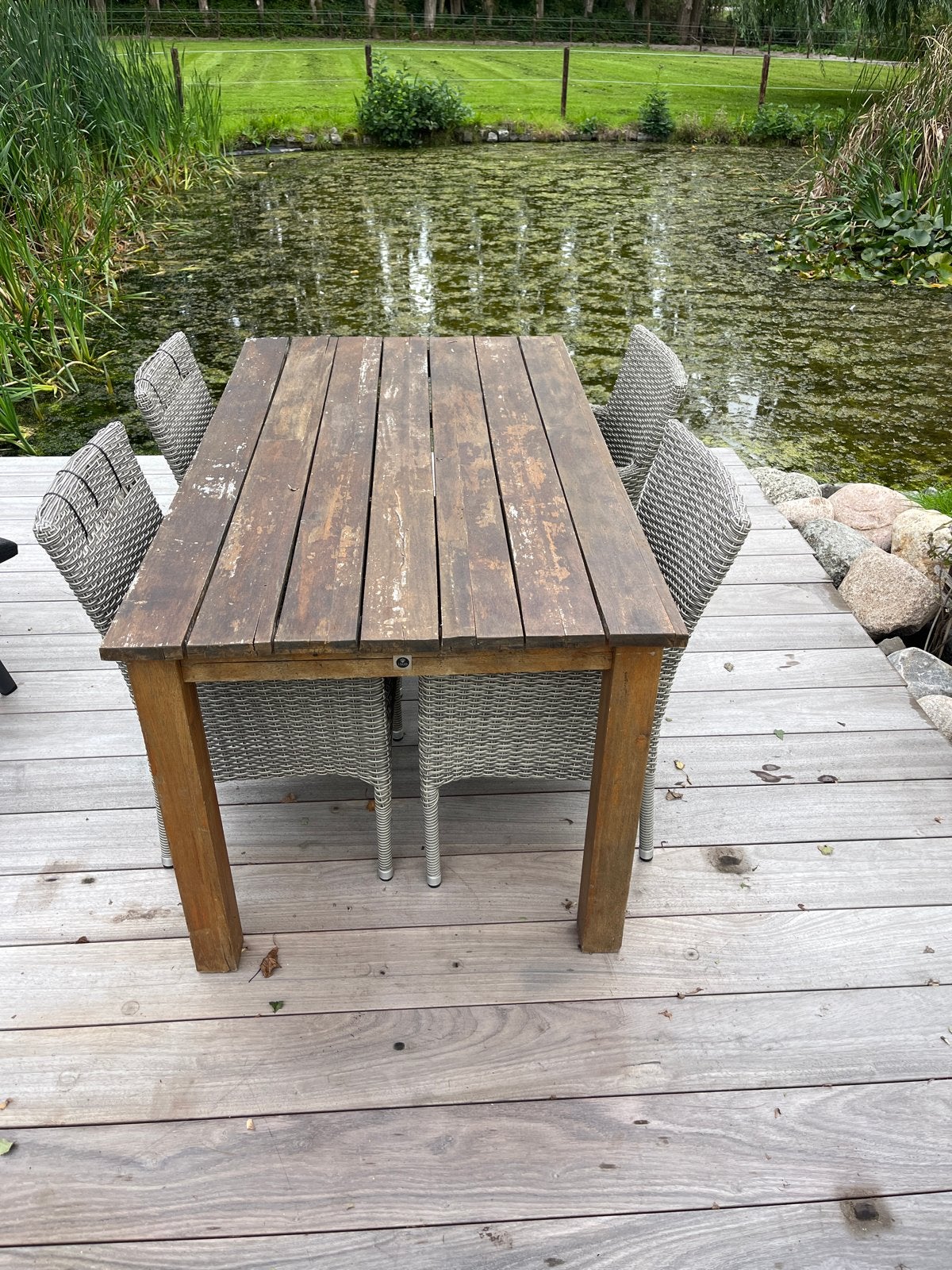 Houten tuintafel met 4 wicker stoelen, Tuin en Terras, Ophalen, 4 zitplaatsen, Gebruikt, Eettafel
