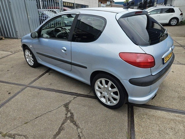 Peugeot 206 2.0 GTI 16V, Auto's, Peugeot, 1025 kg, 136 pk, 40 €/maand, Zwart