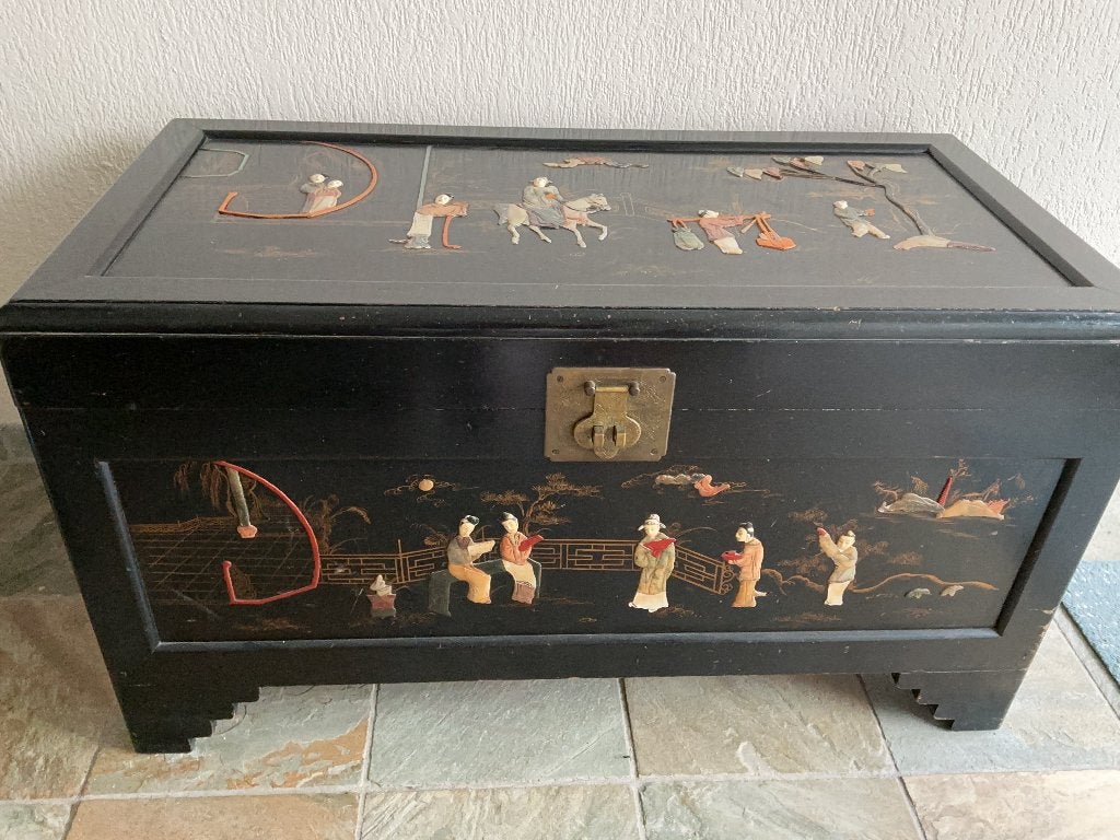 Zwarte laqué Chinese dekenkist, Antiek en Kunst, Ophalen