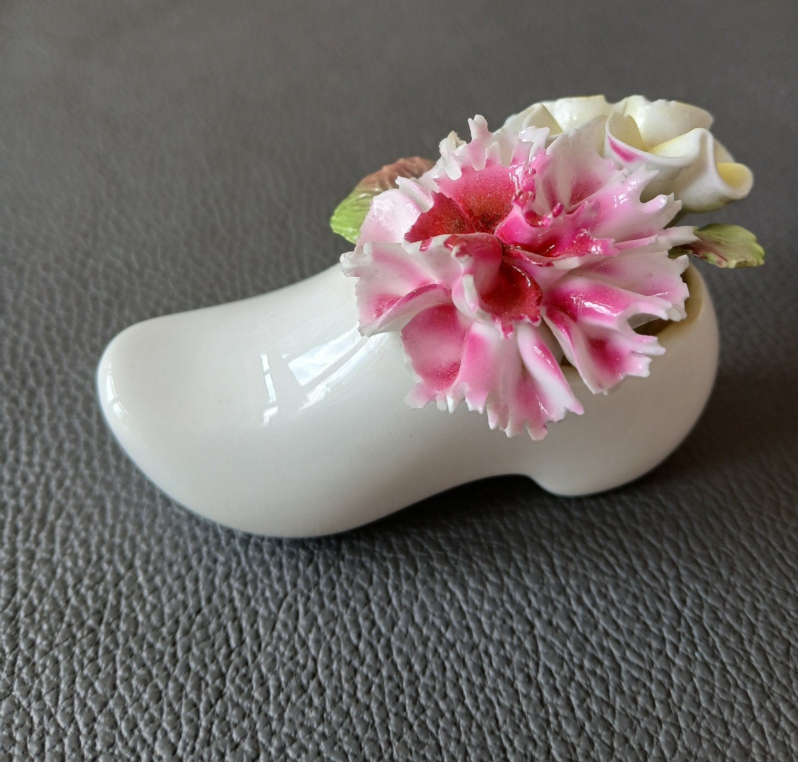 Aristocrat Bone China klomp met Bloemen, Ophalen of Verzenden