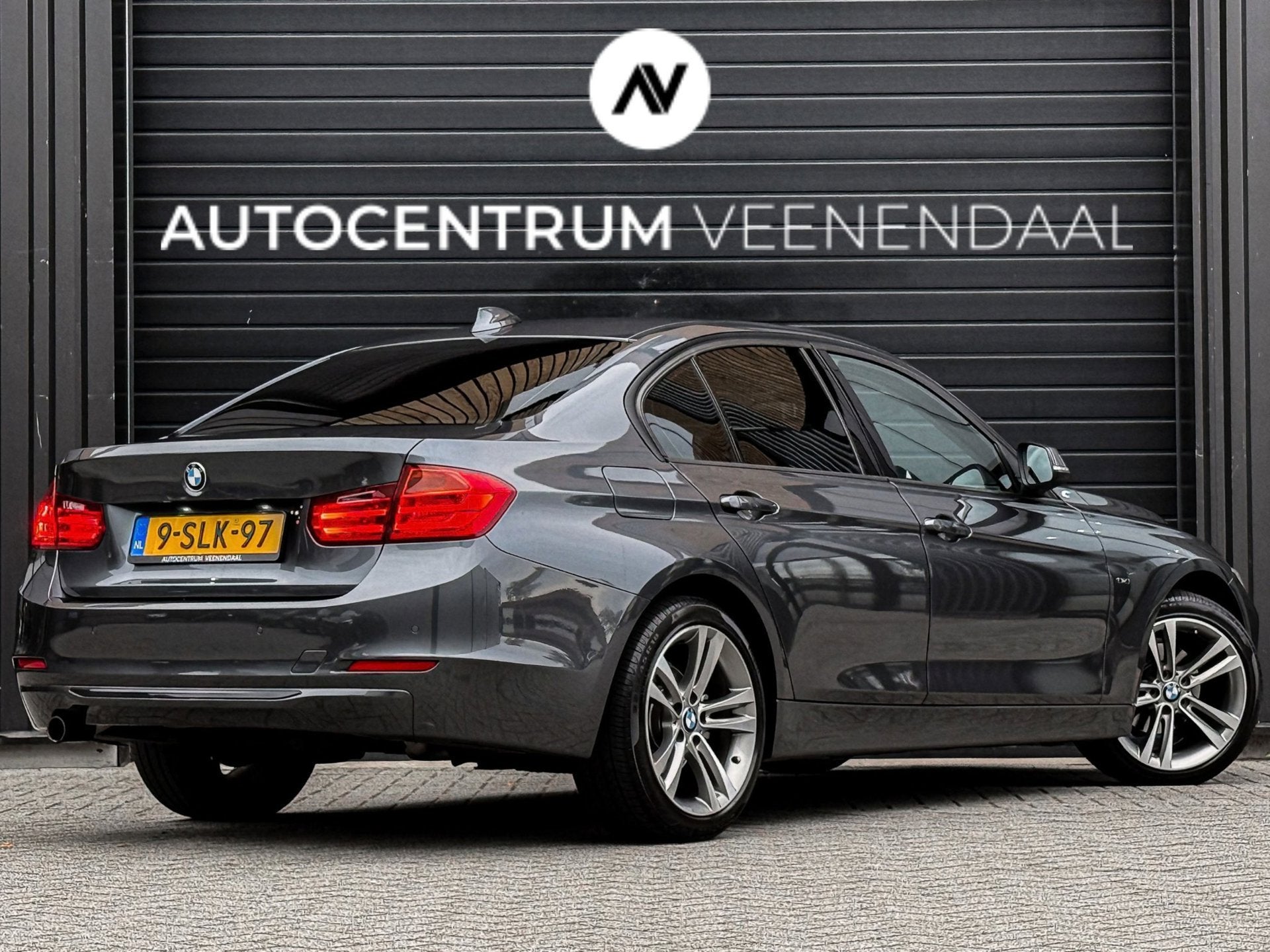 BMW 3-serie 316i Executive Sport AUT 1E EIG/LEDER/XENON/NAVI, Automaat, Dealer onderhouden, Gebruikt, 4 cilinders