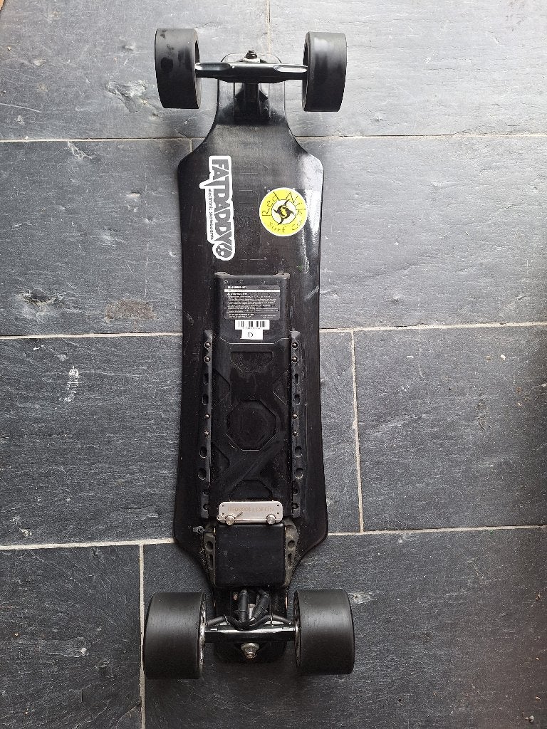 Electrisch longboard, Ophalen of Verzenden, Zo goed als nieuw, Overige typen, Longboard